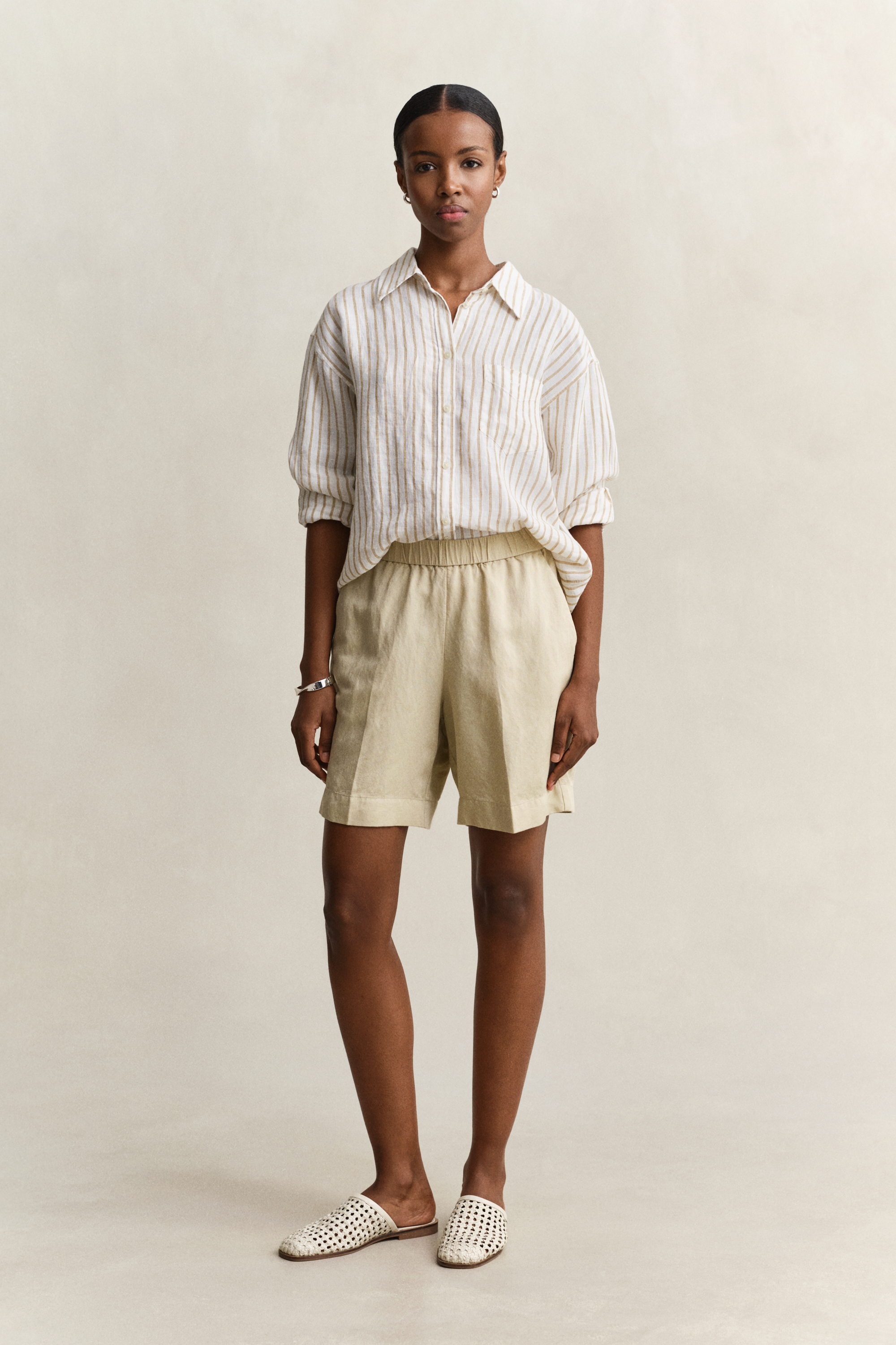 Gant Women's Oat Beige Linen Blend Shorts (36)