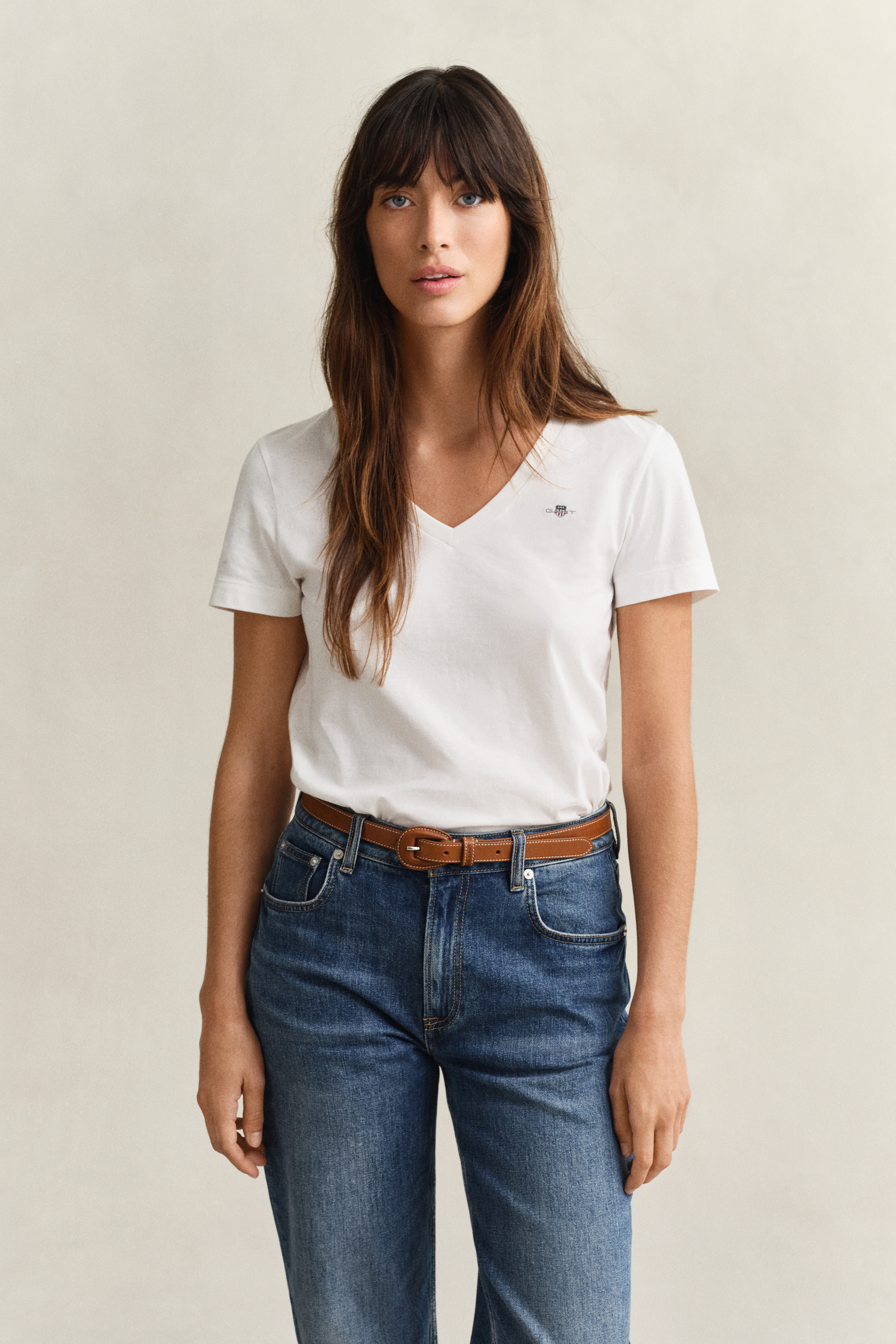 Gant Women's White Shield V-Neck T-Shirt (Xxl)