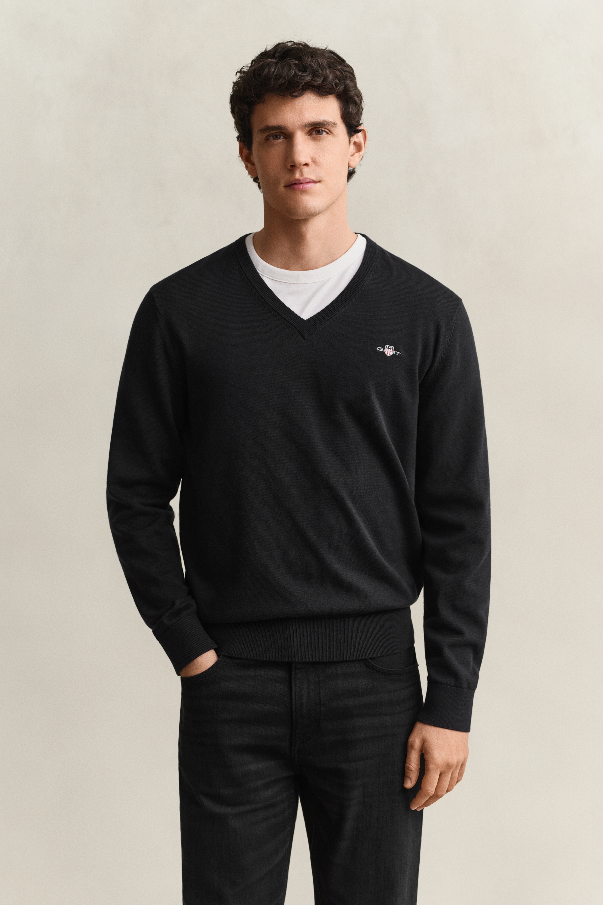 Gant Men's Black Cotton V-Neck Sweater (Xl)