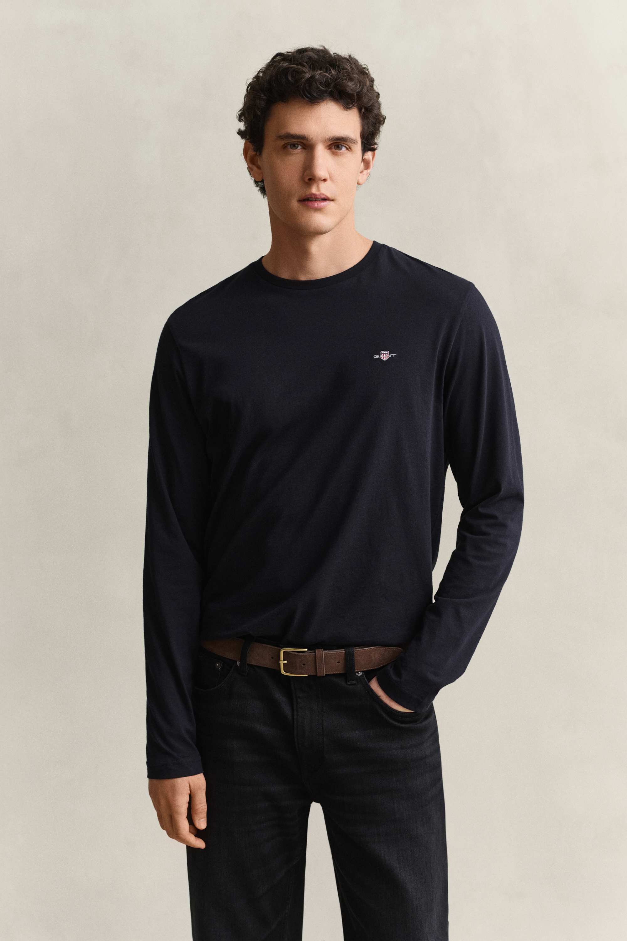 Gant Men's Black Reg Shield Ls T-Shirt T-Shirt - Image 3