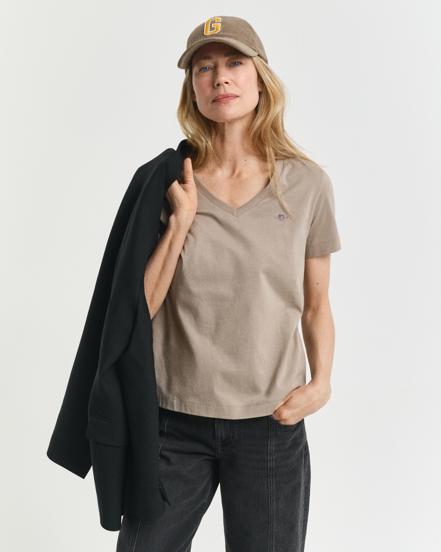 Gant Women's Beige Shield V-Neck T-Shirt (Xxl) Taupe