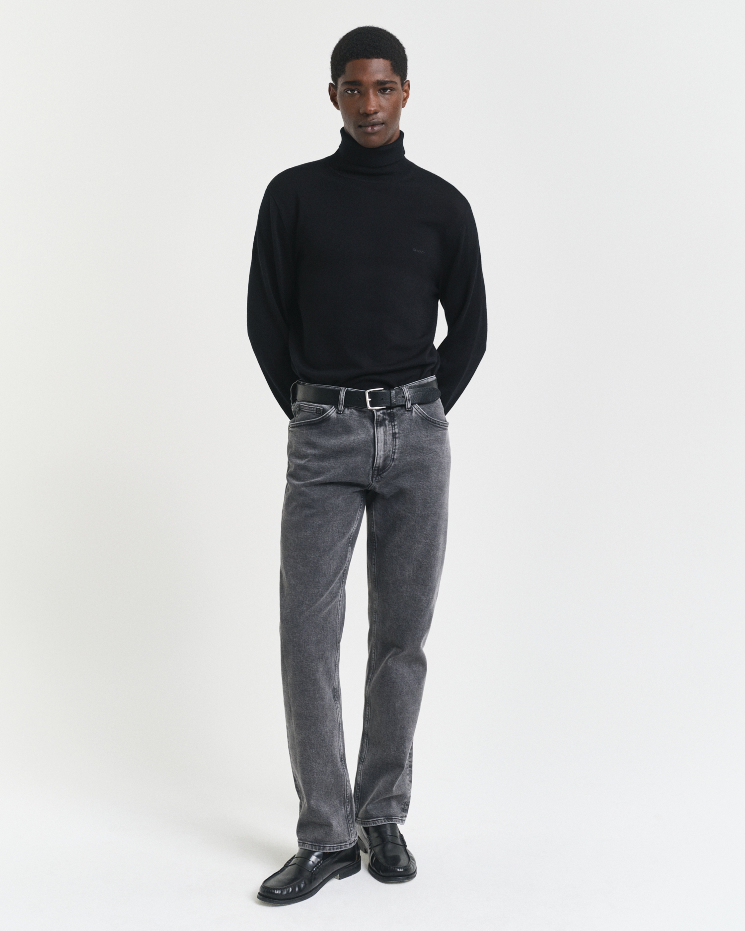Gant Men's Black Regular Fit Wash Jeans (38/32)