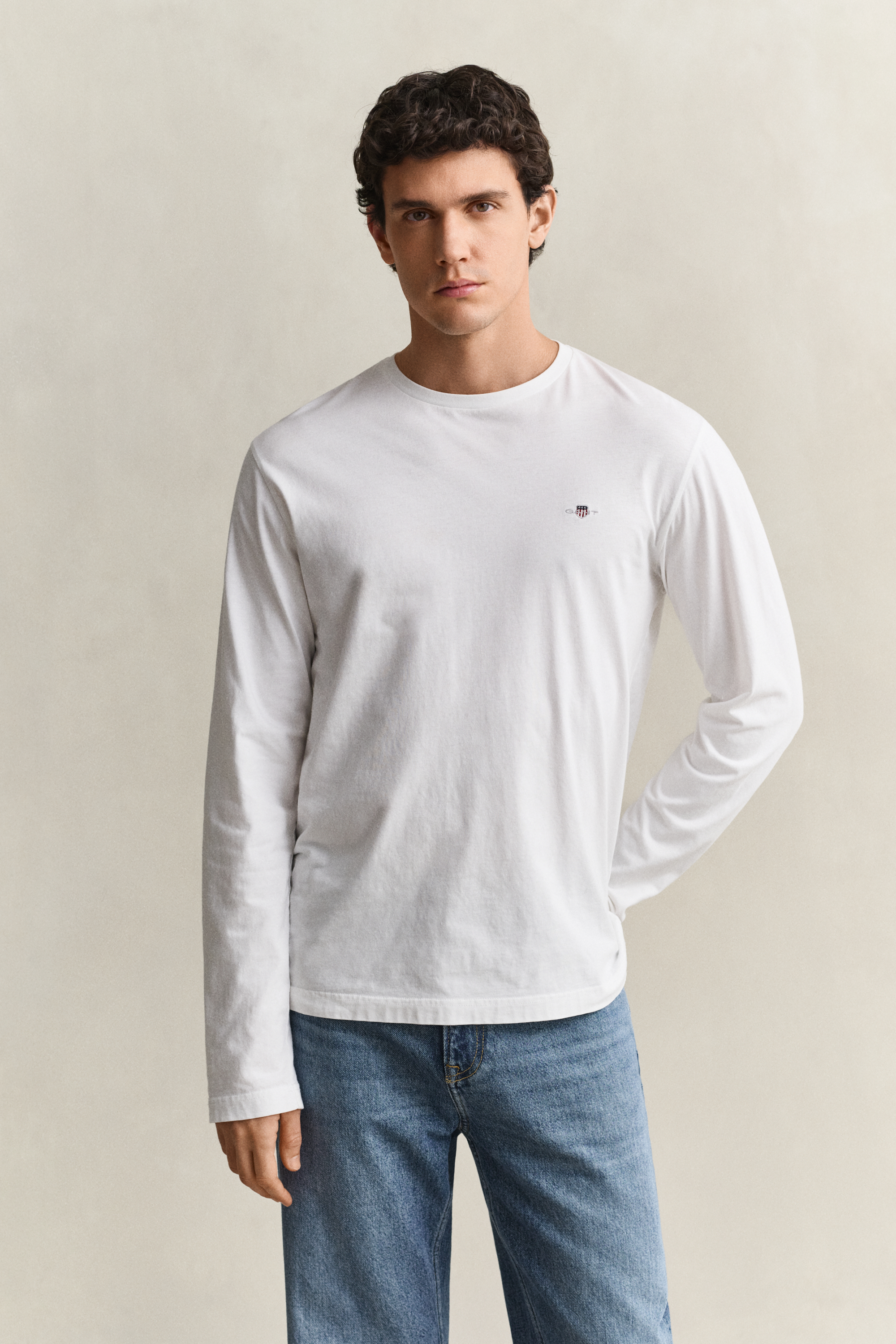 Gant Men's Off White Shield Long Sleeve T-Shirt (L) Eggshell
