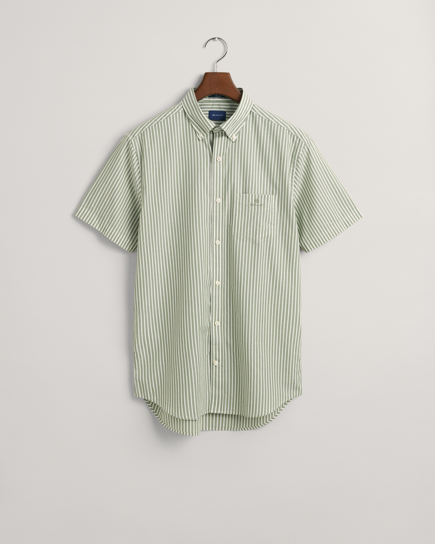 GANT Men Regular Fit Striped Short Sleeve Broadcloth Shirt (XL)