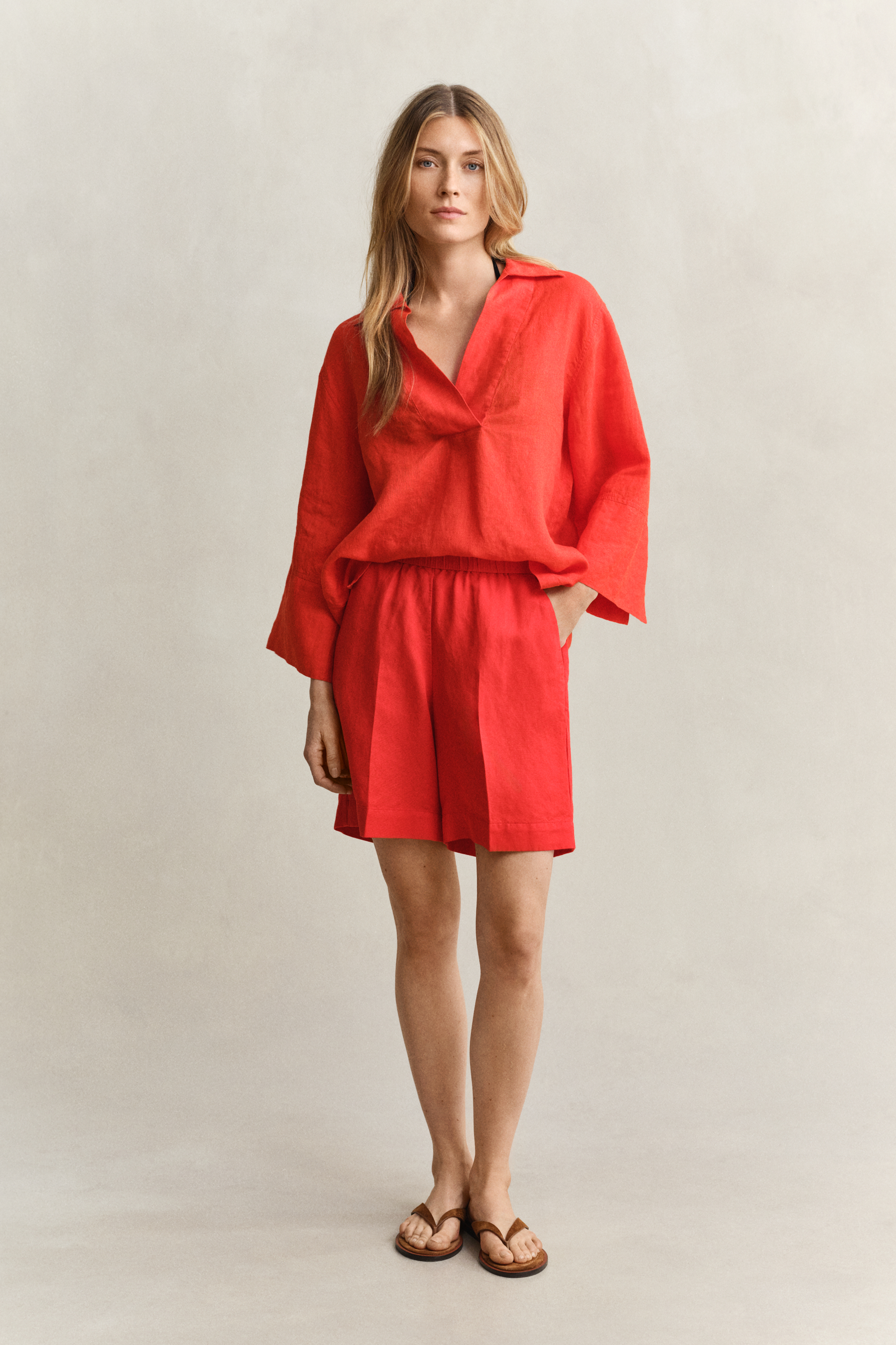Gant Women's Perfect Red Linen Blend Shorts (38)