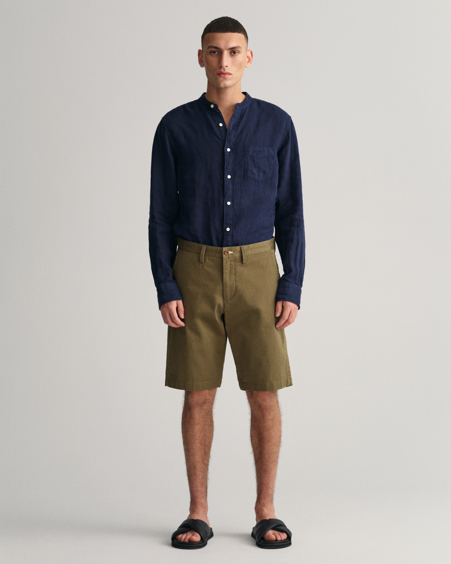 GANT Men Relaxed Fit Twill Shorts (38) Green