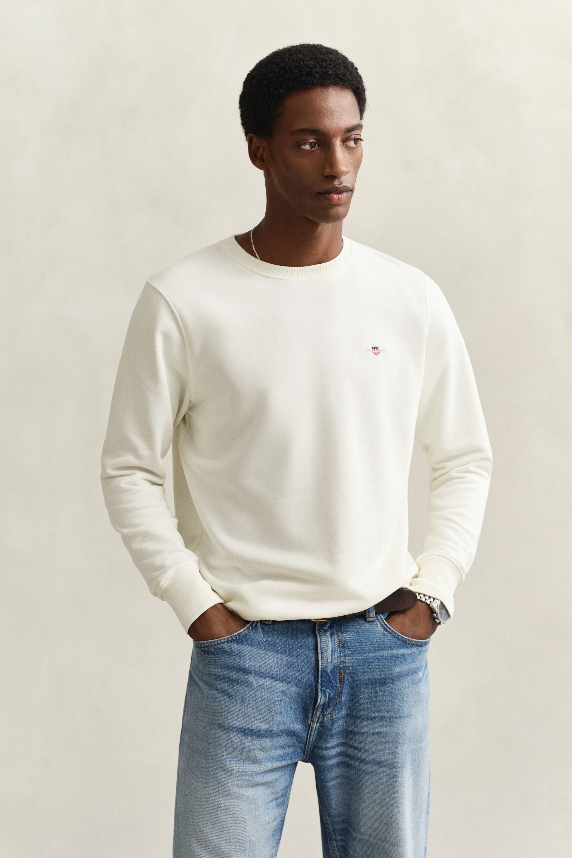 Gant Men's Off White Shield Crew Neck Sweatshirt (4Xl) Eggshell